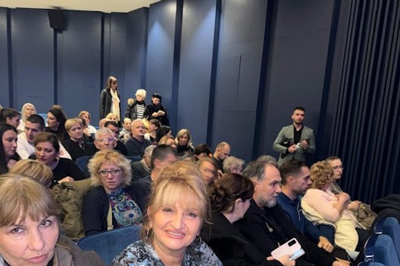 "JA SAM BILA STRAH I TREPET ZA MUŠKARCE" Goca Džehverović došla na koncert Miroslava Ilića, evo šta kaže o ćerki Teodori i NJENOJ UDAJI: "Natalna karta mi je sve pogodila" (Video)