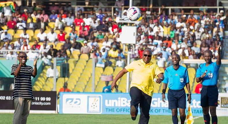 Mahama shows off football skills