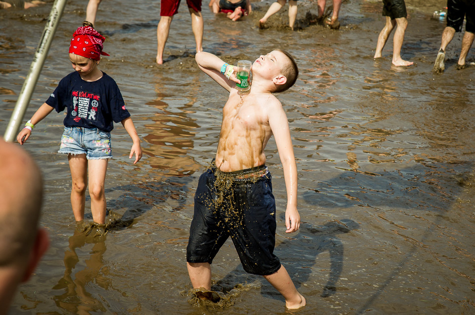 Przystanek Woodstock 2017 - zabawa w błocie