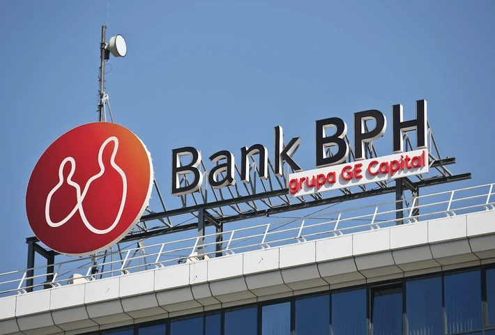 9. Bank BPH: 52,7 punktów