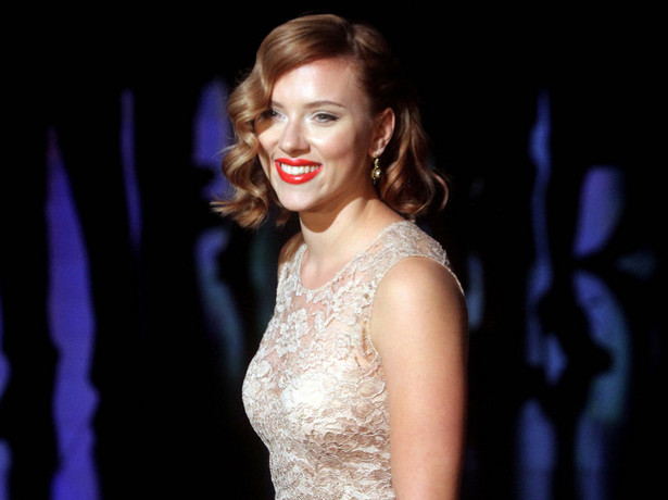 Scarlett Johansson jest seksowną kosmitką