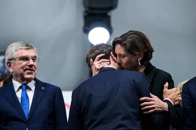 Poljubac o kom bruji ceo svet