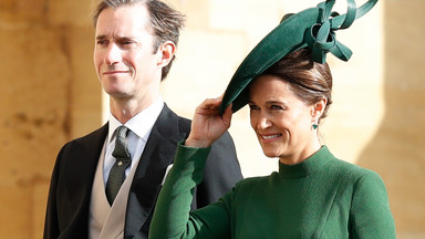 Ciężarna Pippa Middleton na ślubie księżniczki Eugenii. Uwagę zwrócił jeden szczegół