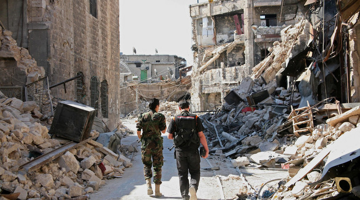 Szíriában hat éve folyik a polgárháború. Ez a kép egy város utcájának a felvételét mutatja /Fotó: AFP