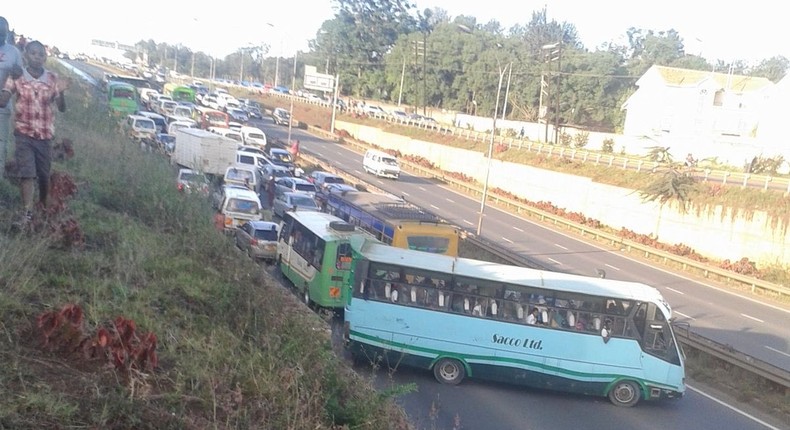 Police issue statement over viral photo showing cars stranded along Thika Superhighway