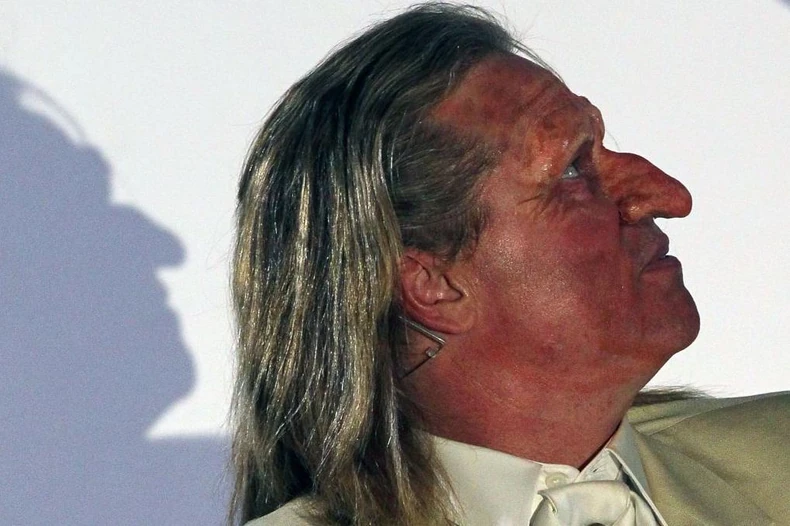 Val Kilmer nosi protetiku u njegovoj monodrami Građanin Tvejn | Foto: Getty Images