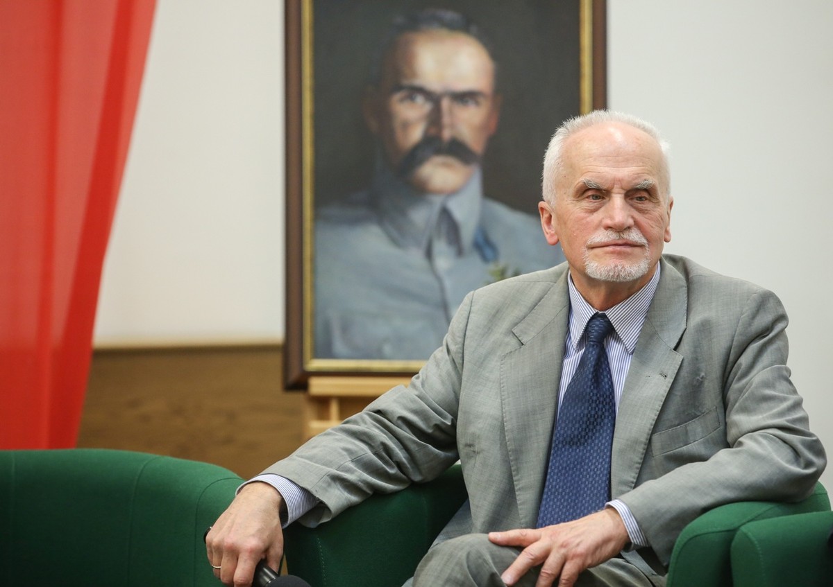 Piotr Łukasz Andrzejewski, były senator (bezpartyjny, w ostatnich wyborach ponownie startował z listy PiS), adwokat, działacz opozycji demokratycznej w PRL, członek Trybunału Stanu