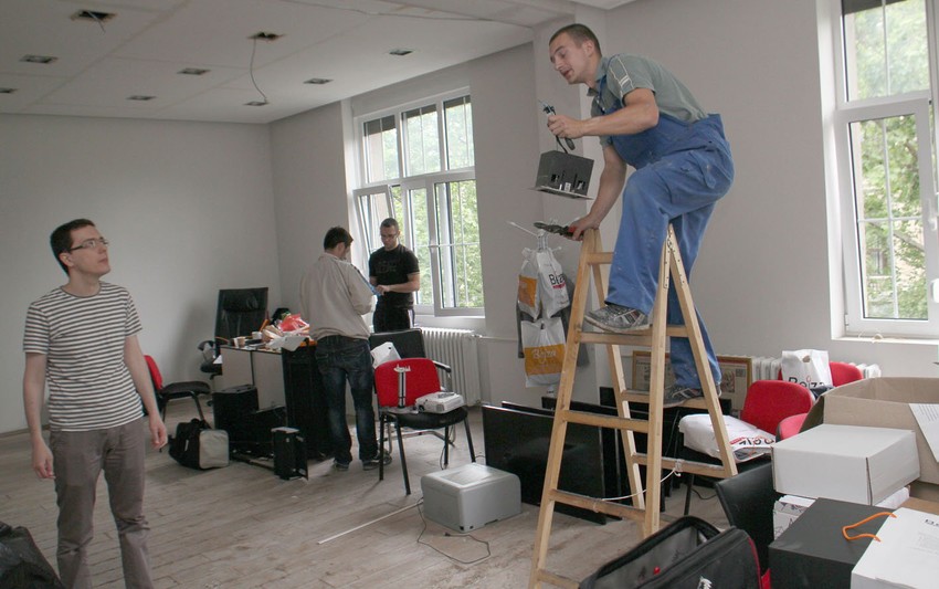 Stanari sređuju stan FOTO: D. Briza