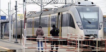 Alarm bombowy w pociągu do Oświęcimia. Policja szuka dowcipnisia