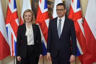 Morawiecki spotkał się z szefową SZ Wielkiej Brytanii. Tematem rozmów sankcje i pomocy dla Ukrainy