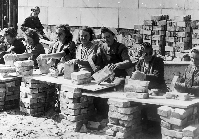 Kobiety podczas odbudowywania Niemiec po II wojnie światowej (1946 r.)