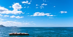 "Idealne matki" - zakazana miłość na rajskiej plaży