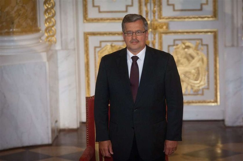 Bronisław Komorowski sie ubiera elegancko