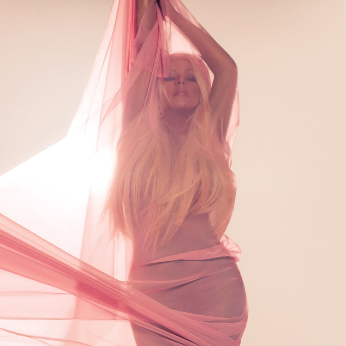 Christina Aguilera kusi mężczyzn nagim ciałem