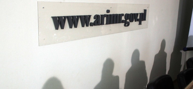 Układanie figur na szachownicy. "Zmiany będą wszędzie, gdzie to możliwe"