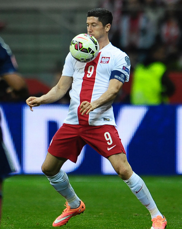 Robert Lewandowski z opaską kapitana reprezentacji Polski (2014)