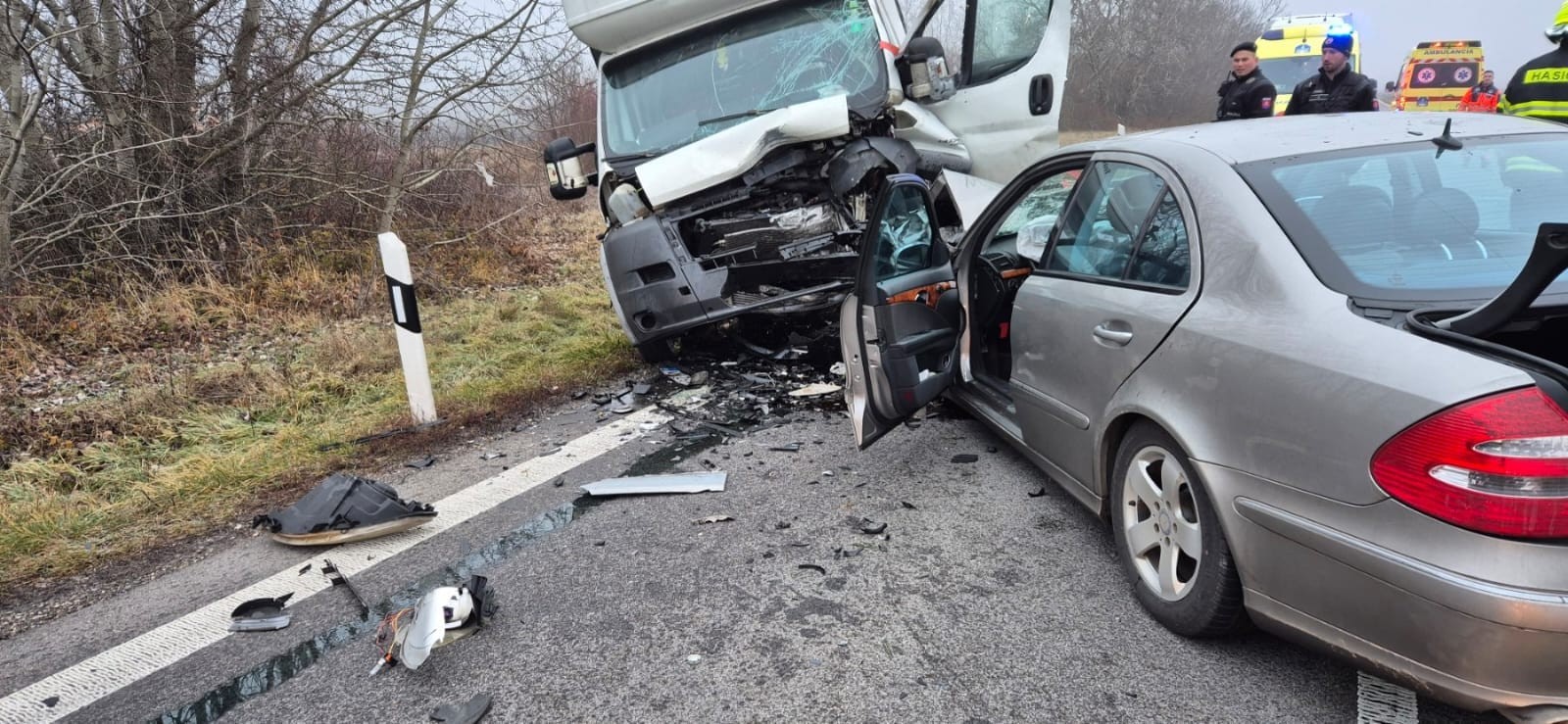 Cesta medzi Kameničnou a Hadovcami je z dôvodu dopravnej nehody uzavretá.
