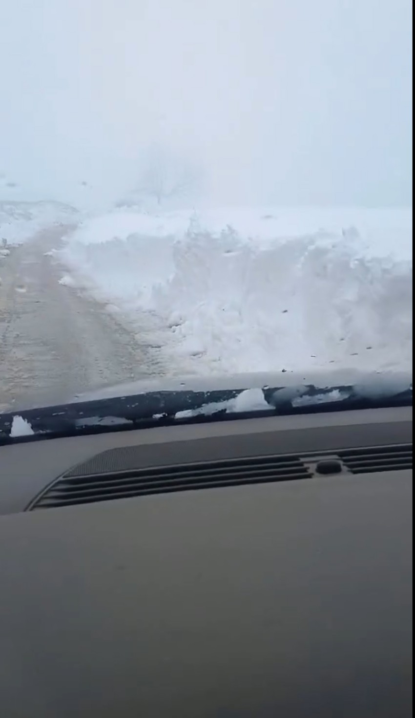 Sneg preko metar zatrpao selo Polom pod Rajcem