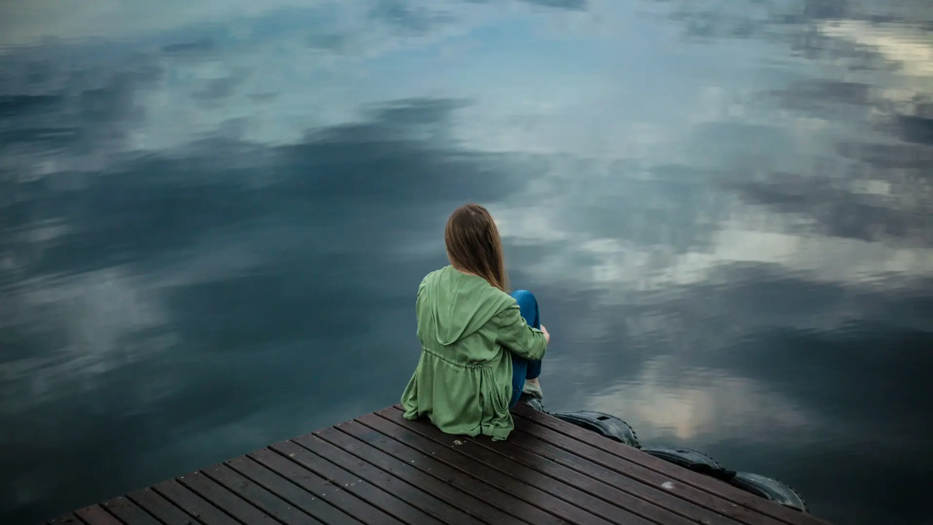 Pierwsze objawy pojawiają się zazwyczaj przed 20. rokiem życia. Czym jest psychoza maniakalno-depresyjna?