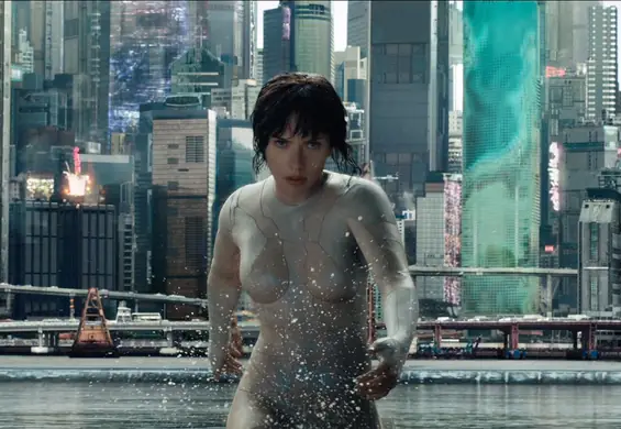 Scarlett Johansson znowu kopie tyłki w trailerze do "Ghost In the Shell"