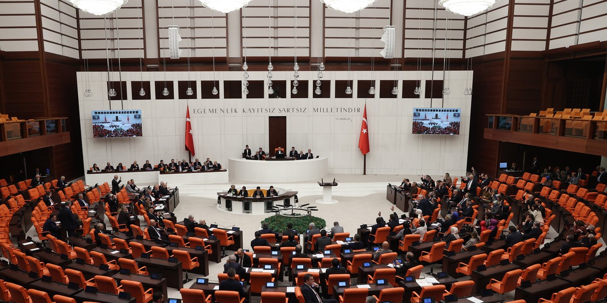 Turecki parlament wyraził zgodę na przystąpienie Finlandii.