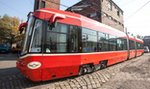 Skatowali go, bo naśmiecił w tramwaju