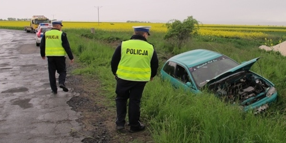 Pijany kierowca rozbił auto