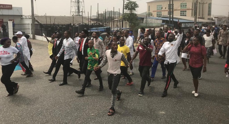 APC members protest over Supreme Court verdict on Bayelsa. [Twitter/@DailyTimesNGR]