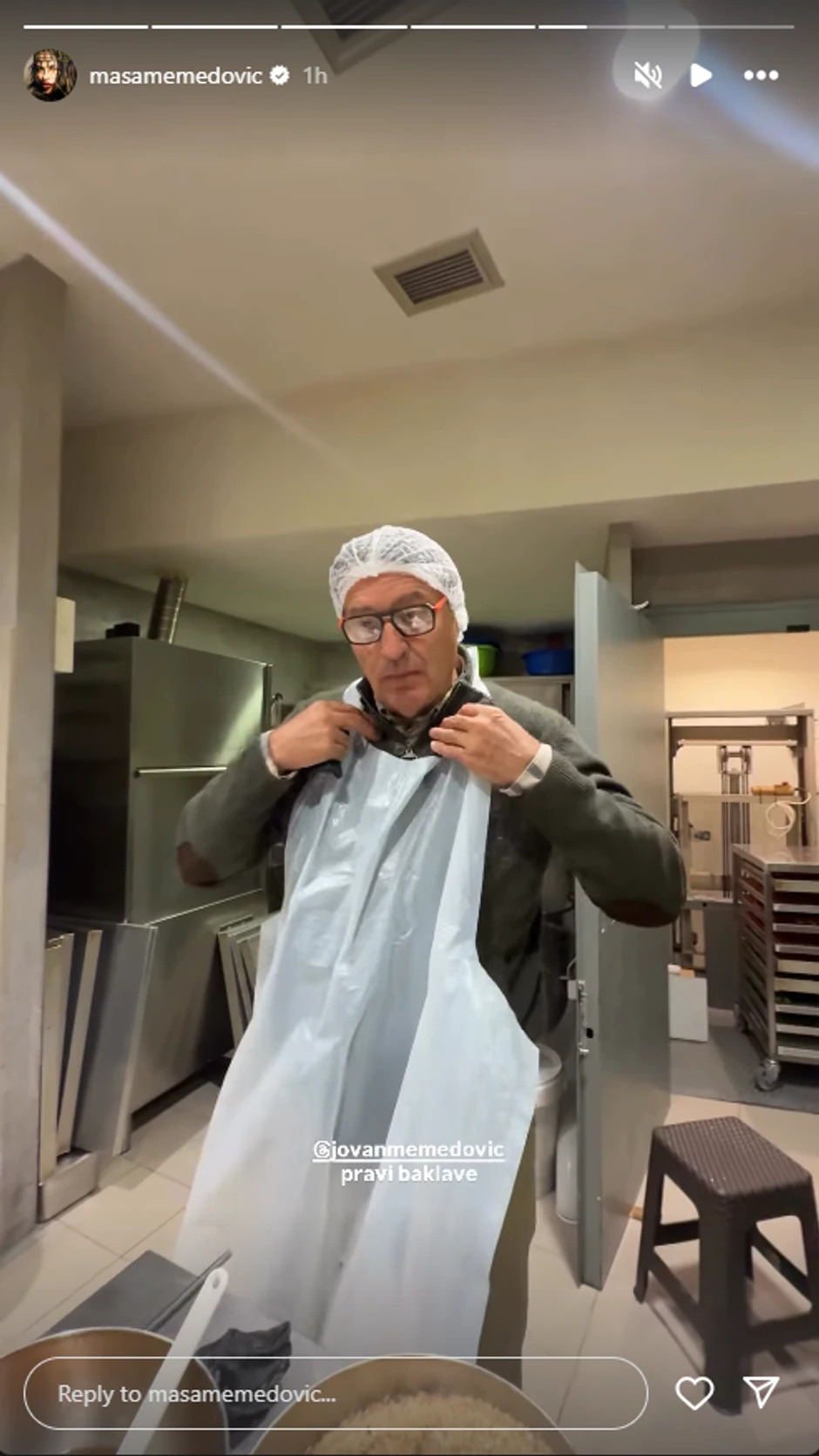 Jovan Memedović pravi balkave