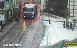 Wjechał TUTAJ dużą ciężarówką, bo tak kazała mu nawigacja [NAGRANIE]