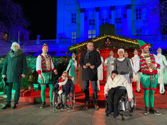 uroczyste rozświetlenie choinki na Placu Wolności w Poznaniu fot. Codzienny Poznań