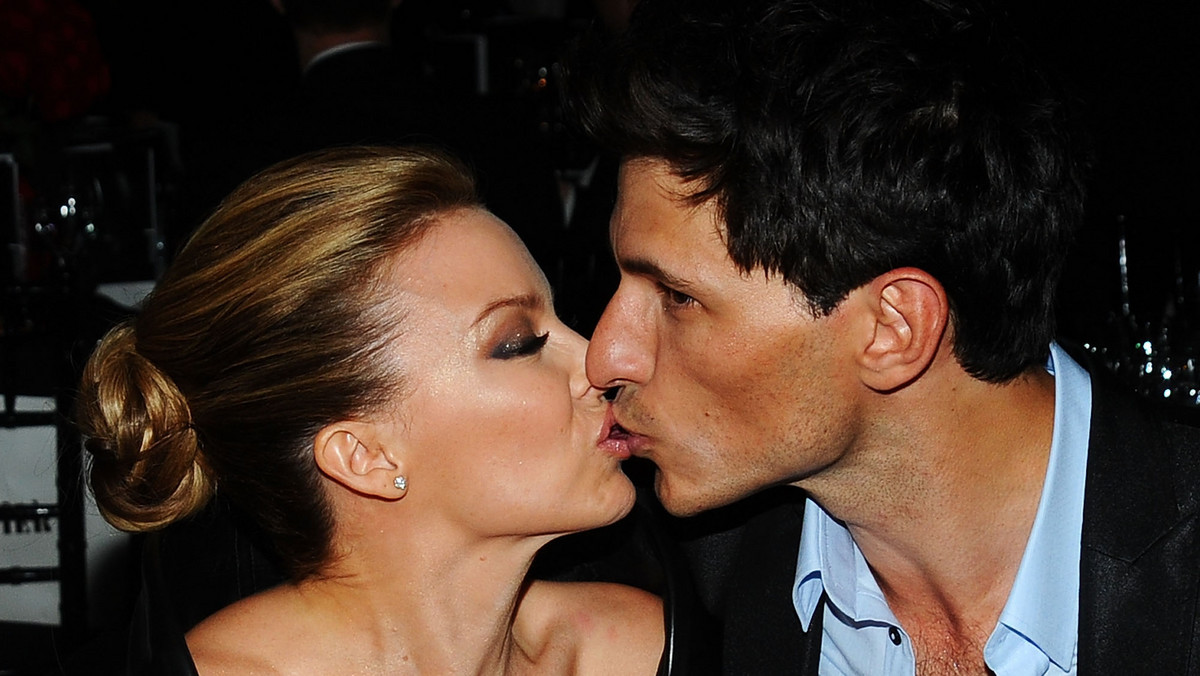 Kylie Minogue  i Andres Velencoso Segura na gali amfAR w Nowym Jorku