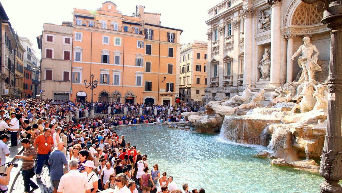 Rzym: Fontanna di Trevi będzie chroniona od turystów