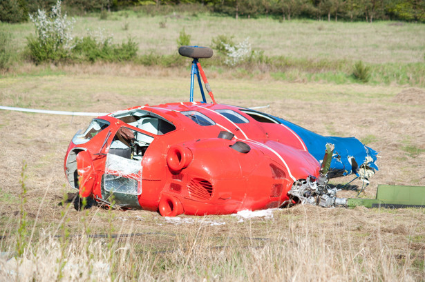 Prywatny śmigłowiec Mi-2 rozbił się w powiecie słupskim. Fot. PAP/Jan Dzban