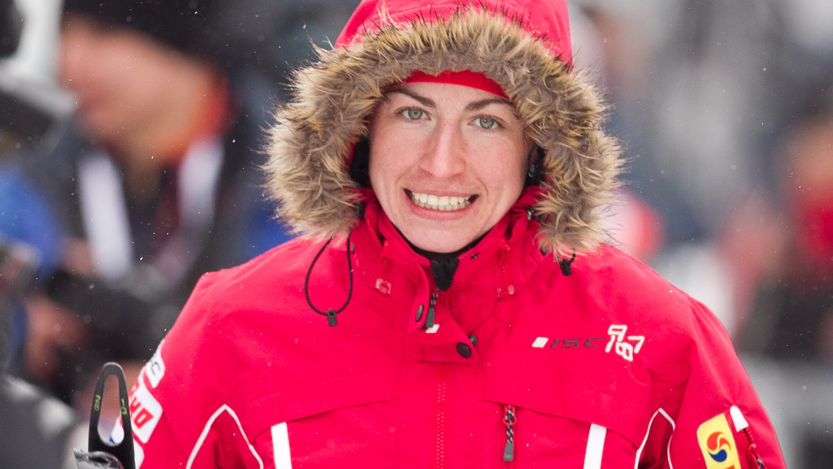 Justyna Kowalczyk w rywalizacji na najwyższym światowym poziomie liczy się od sześciu lat, od kiedy wywalczyła brązowy medal podczas Zimowych Igrzyska Olimpijskich w Turynie. Fala wielkich sukcesów przyszła jednak w 2009 roku. Od tego czasu nasza biegaczka przywozi co najmniej trzy medale z wielkich imprez, wygrywa klasyfikację generalną Pucharu Świata i Tour de Ski. Jednym słowem, w biegach narciarskich osiągnęła już wszystko. Brakowało jednak biegaczce z Kasiny Wielkiej dużej imprezy zorganizowanej w Polsce.