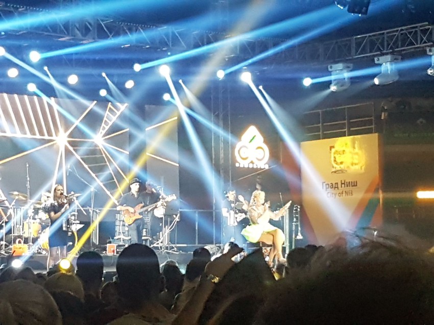 Lepa Brena na koncertu u Nišu