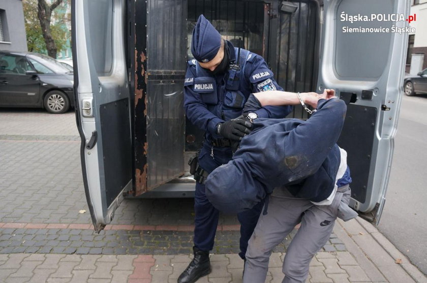  Był pobudzony i biegał z bronią po mieście 