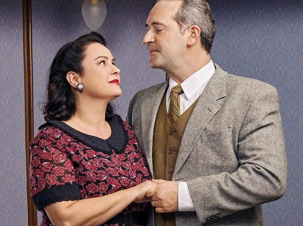 Petra Polnišová a Martin Mňahončák v seriáli Dunaj, k vašim službám.
