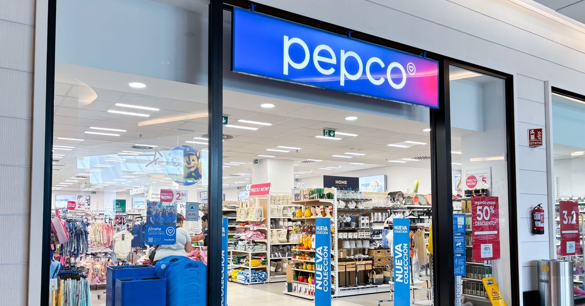 Odzieżowy gigant ogłasza zamknięcie 28 sklepów. Ruszają wielkie wyprzedaże! Ubrania tej firmy kupowały całe rodziny