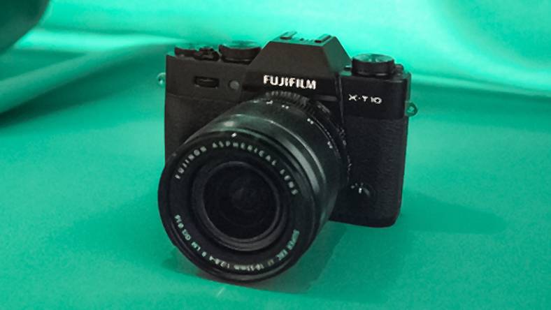 Fujifilm wprowadza tańszą wersję swojego topowego bezlusterkowca - oto X-T10