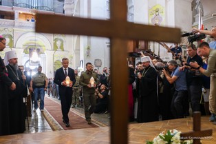 Prezydenci Polski i Ukrainy oddali hołd ofiarom Wołynia