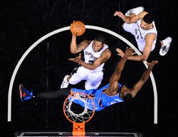 Liga NBA: Spurs o jedno zwycięstwo od finału