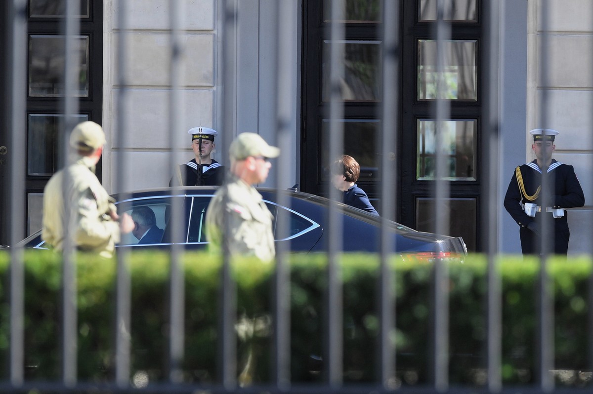 Minister rodziny, pracy i polityki społecznej Marlena Maląg po przyjeździe do Pałacu Prezydenckiego