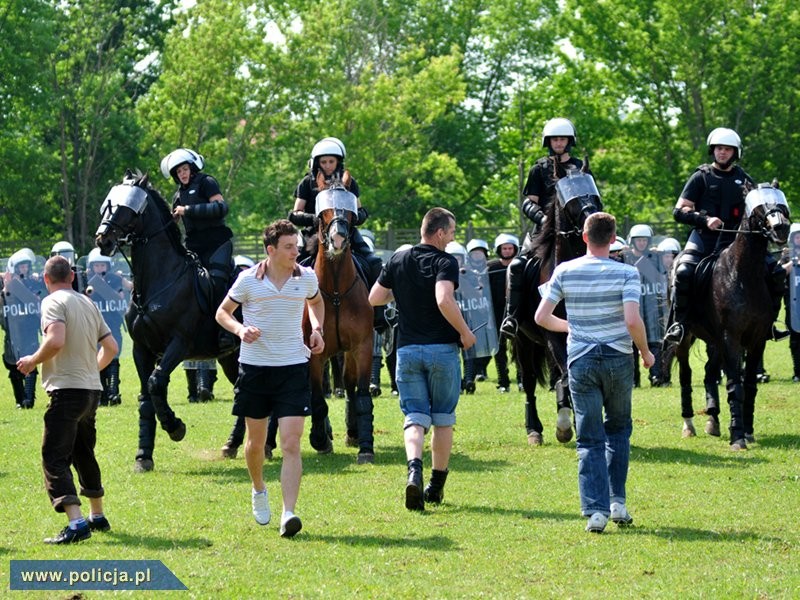 Policja ćwiczy działania przed zabezpieczeniem imprez masowych