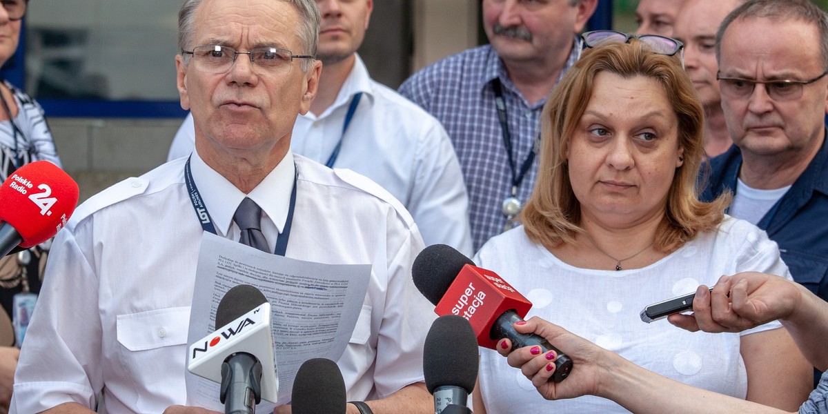 Monika Żelazik była szefową największego w LOT Związku Zawodowego Personelu Pokładowego i Lotniczego. Straciła pracę na początku czerwca