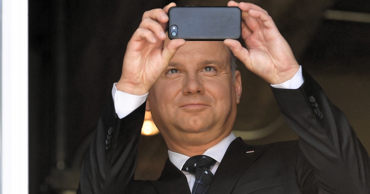 Do czego Andrzej Duda używa telefona? "To bardzo czuły punkt"
