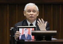 W co gra Jarosław Kaczyński? "Był już premier techniczny z tabletu"