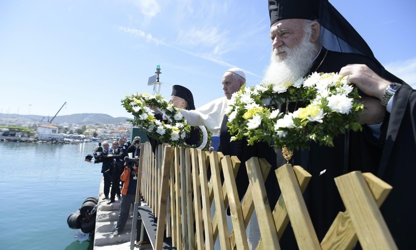 PAPIEŻ FRANCISZEK U UCHODŹCÓW NA LESBOS