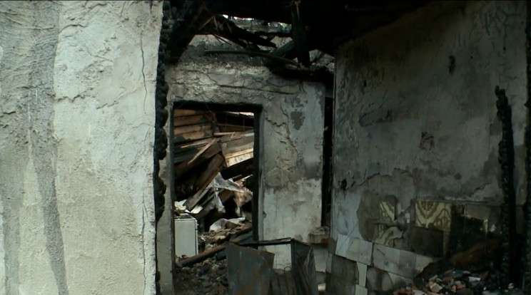 Felgyújtotta testvérével közös házát egy érdi férfi / Fotó: TV2