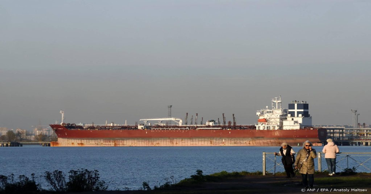 Russian diesel tanker heads to New York under Trump-Putin deal